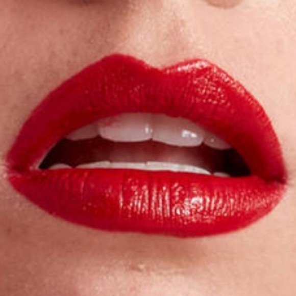 NYX Satin Lipstick Shout Loud in The Best (True Red) - Picture 2 of 15